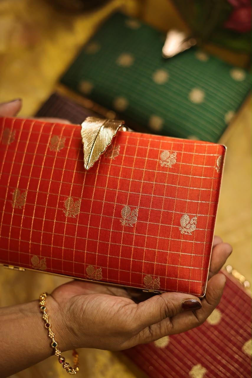 Orange mittai