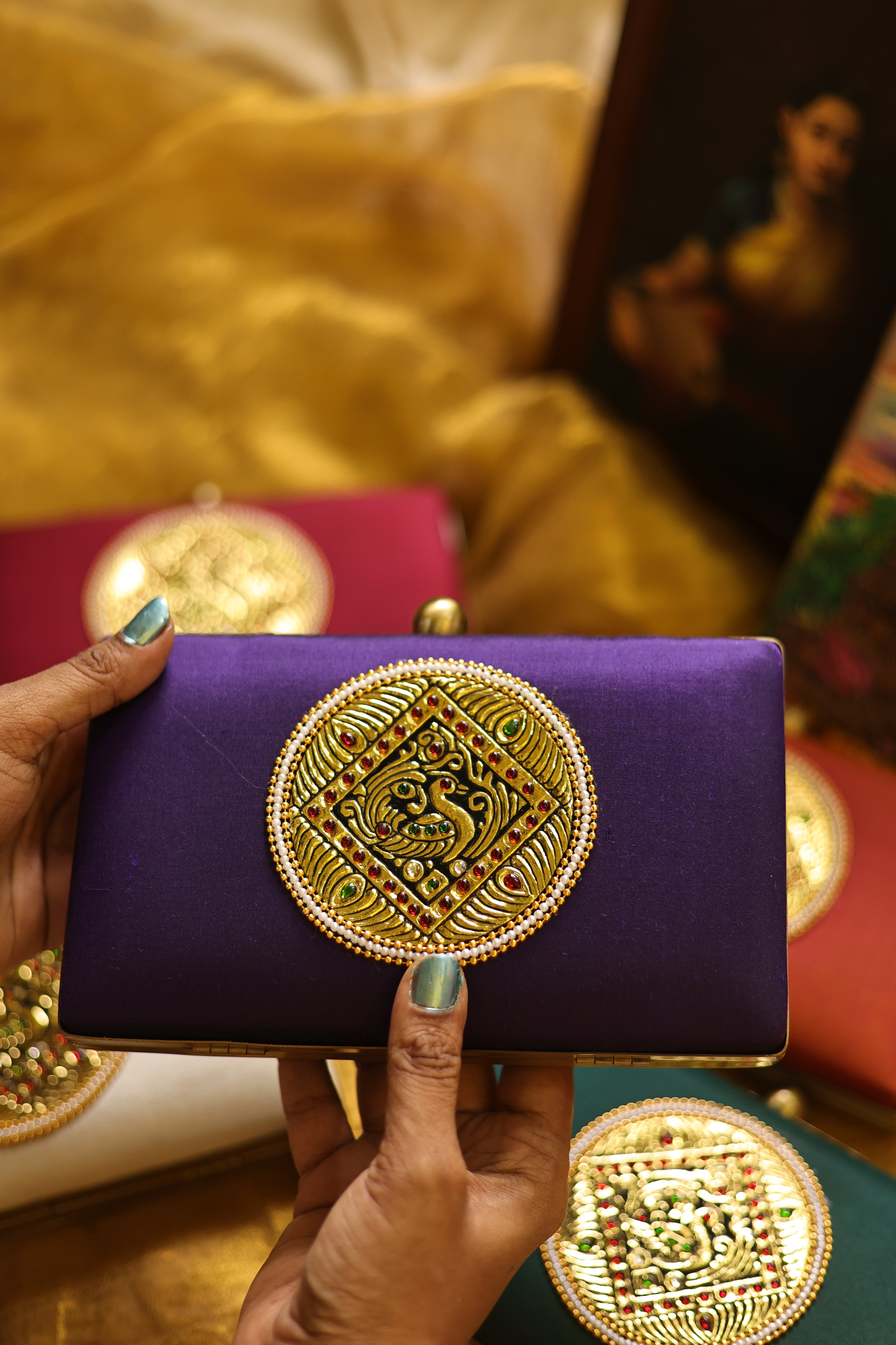 Annan chakram violet