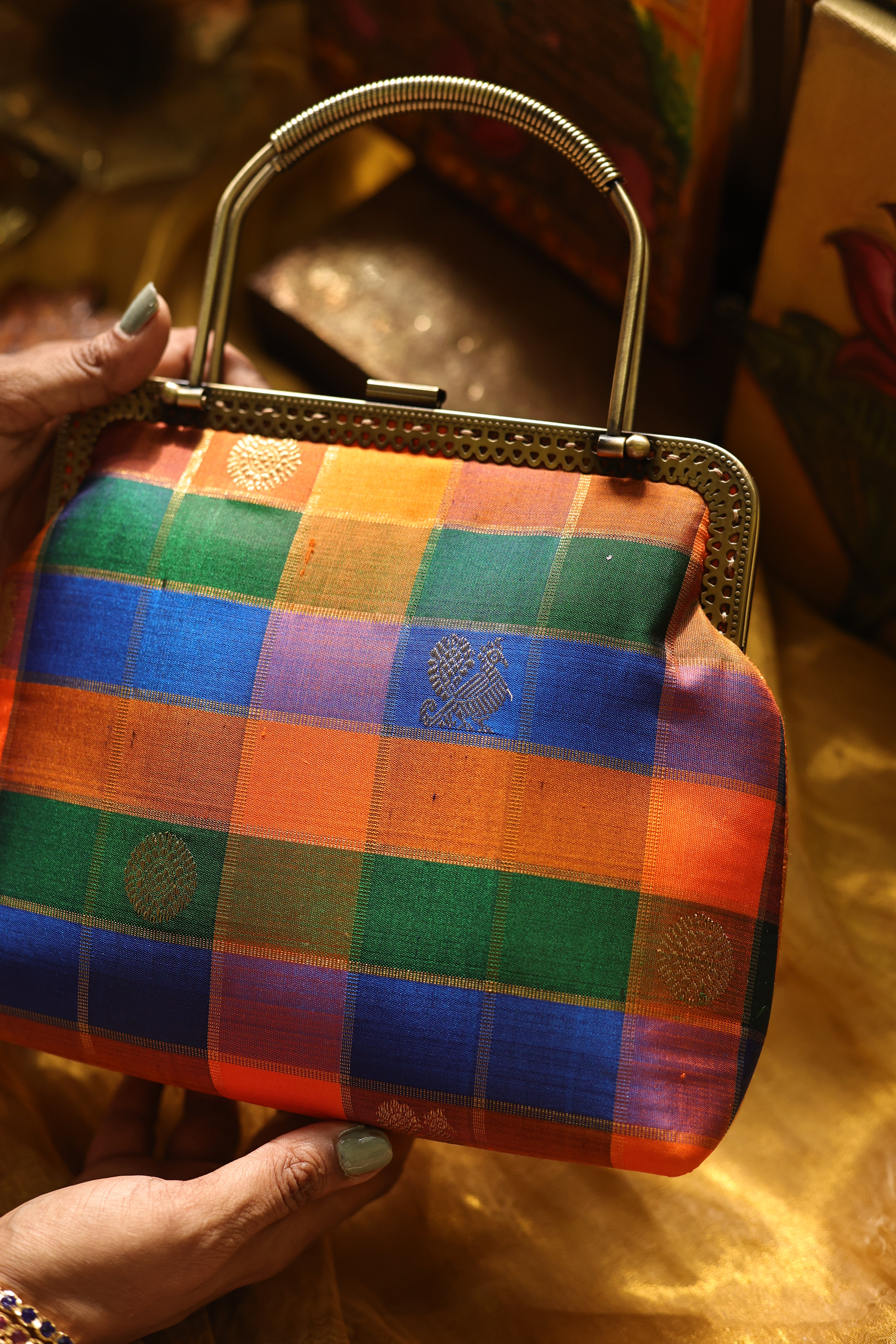 Orange mittai