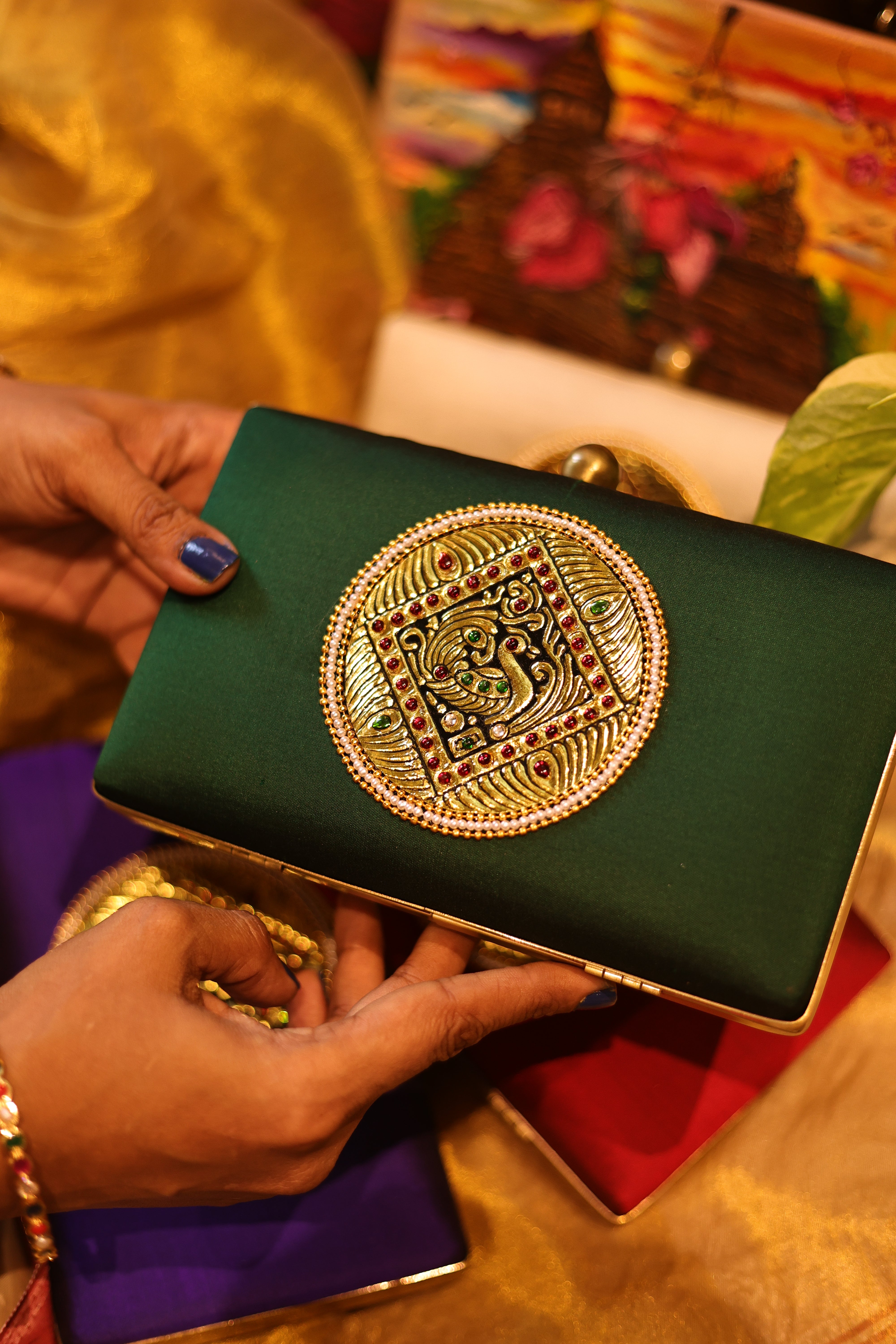 Bottle green annam chakram