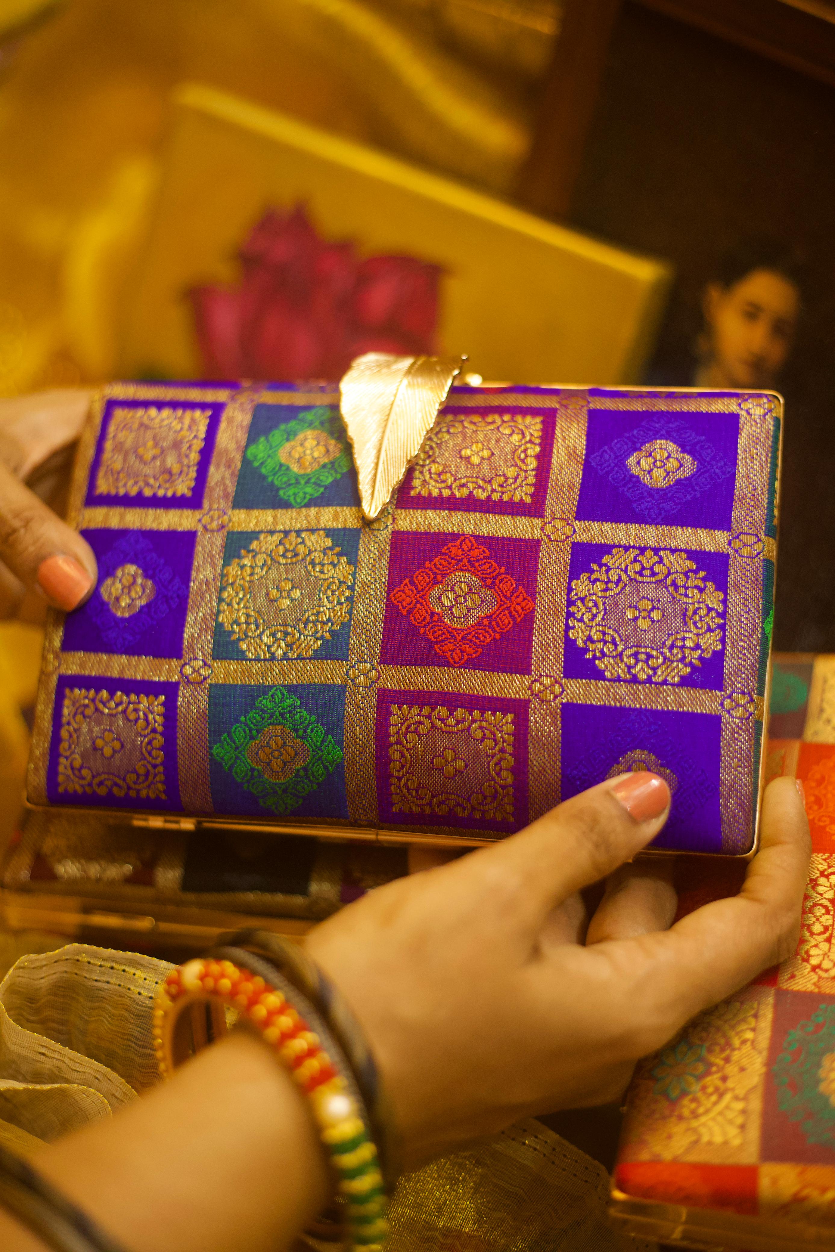Muthuvenil paruvam