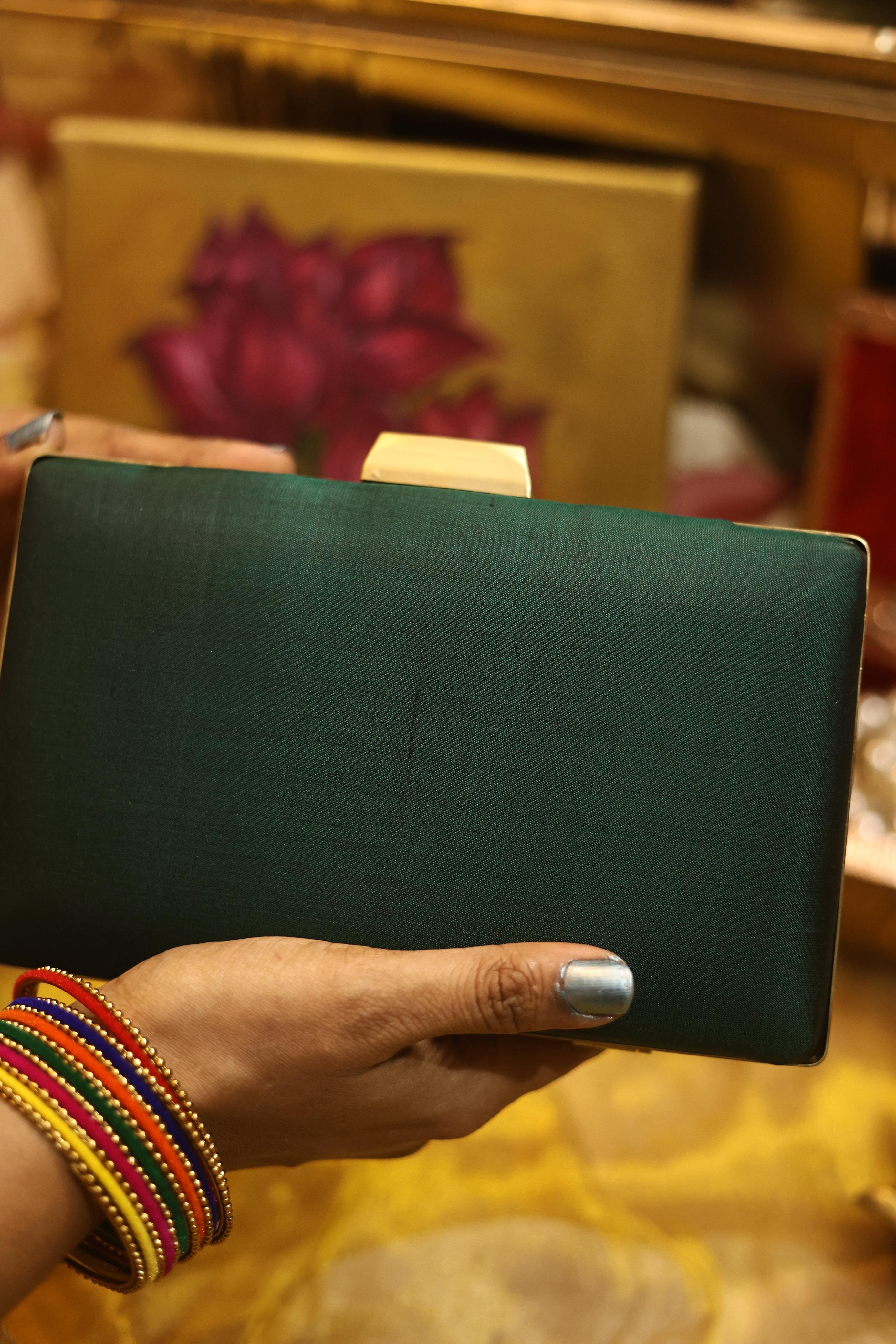 Bottle green gandaberunda