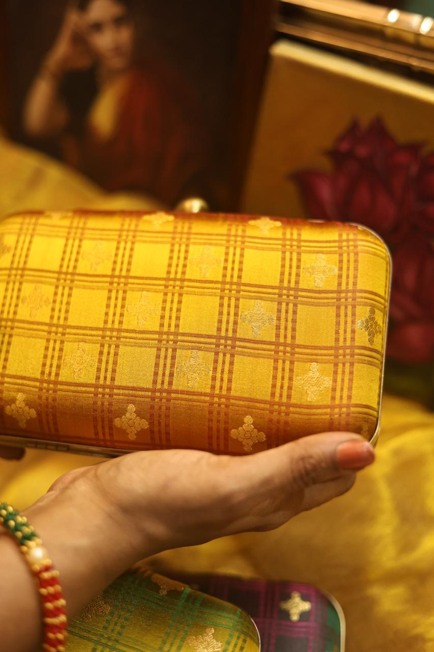 Diamond kadhaigal Golden mustard checks🧡