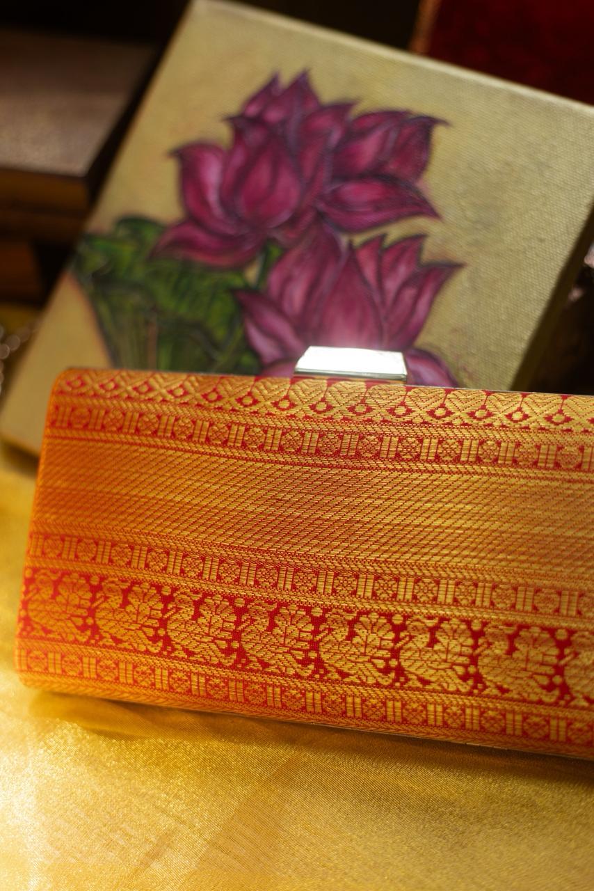 Red Annam motif❣️✨