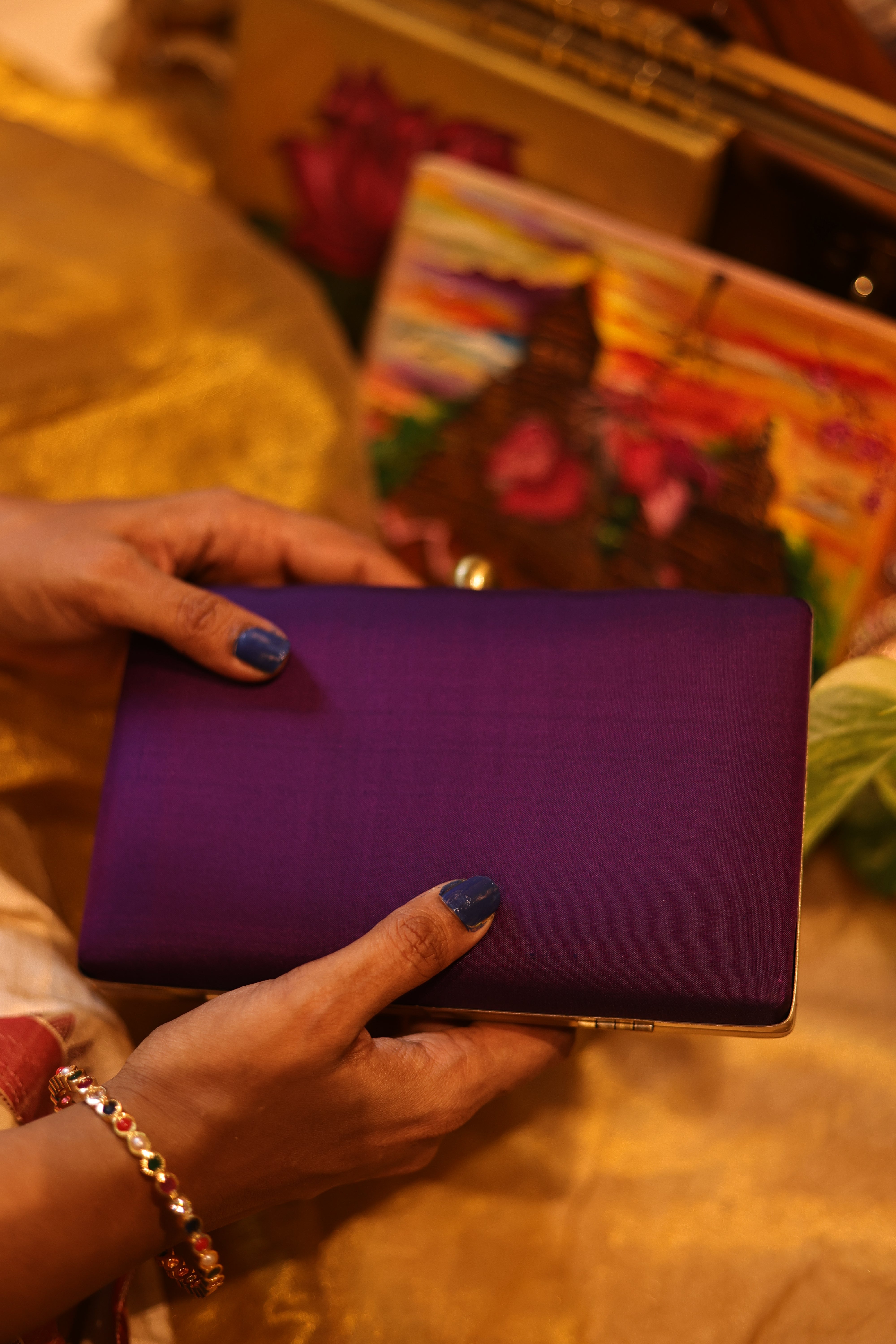 The Russian violet Single mayil