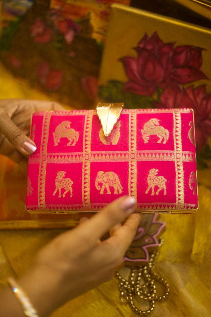 Hot pink vana mruga