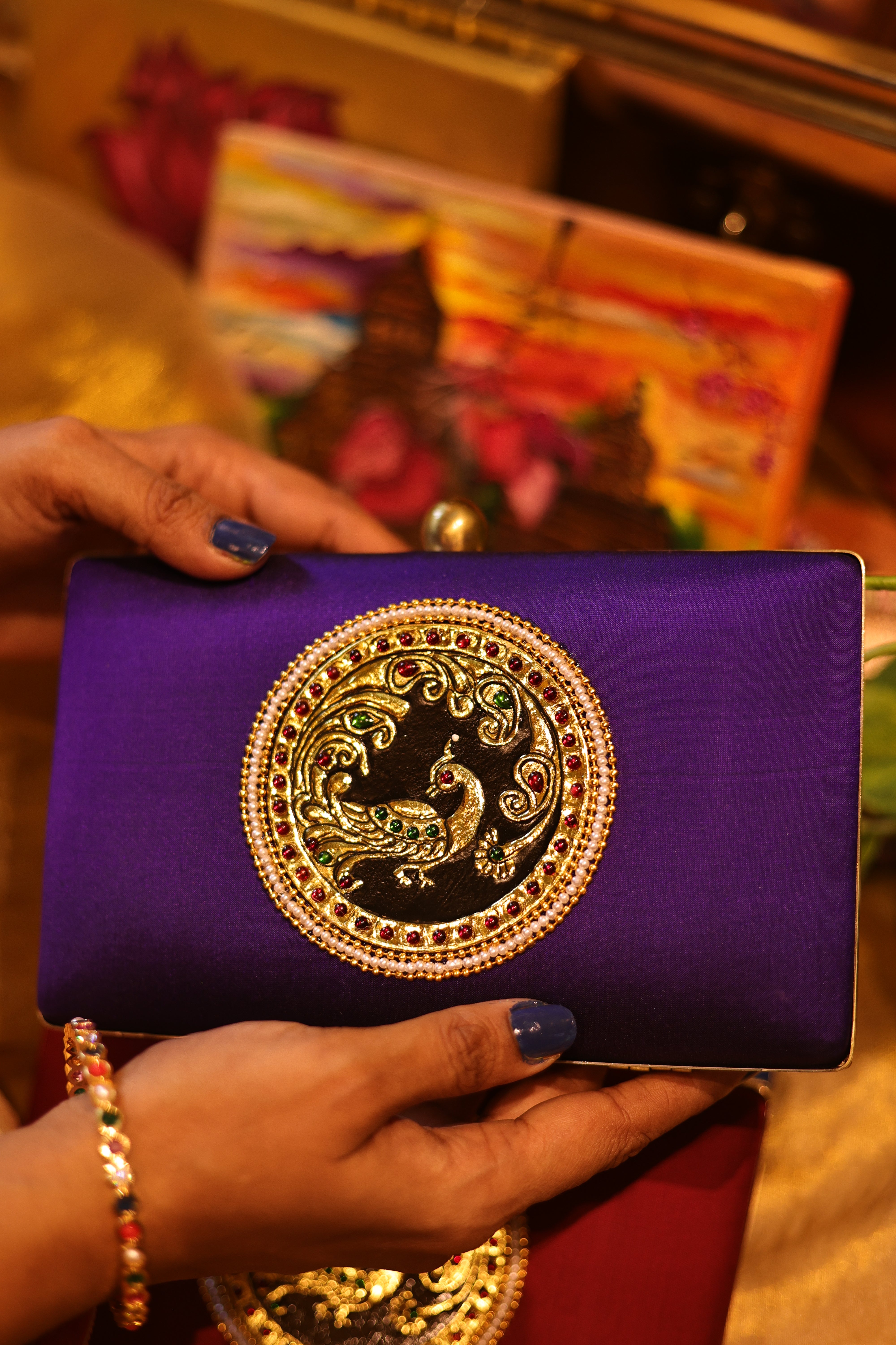 Violet single mayil
