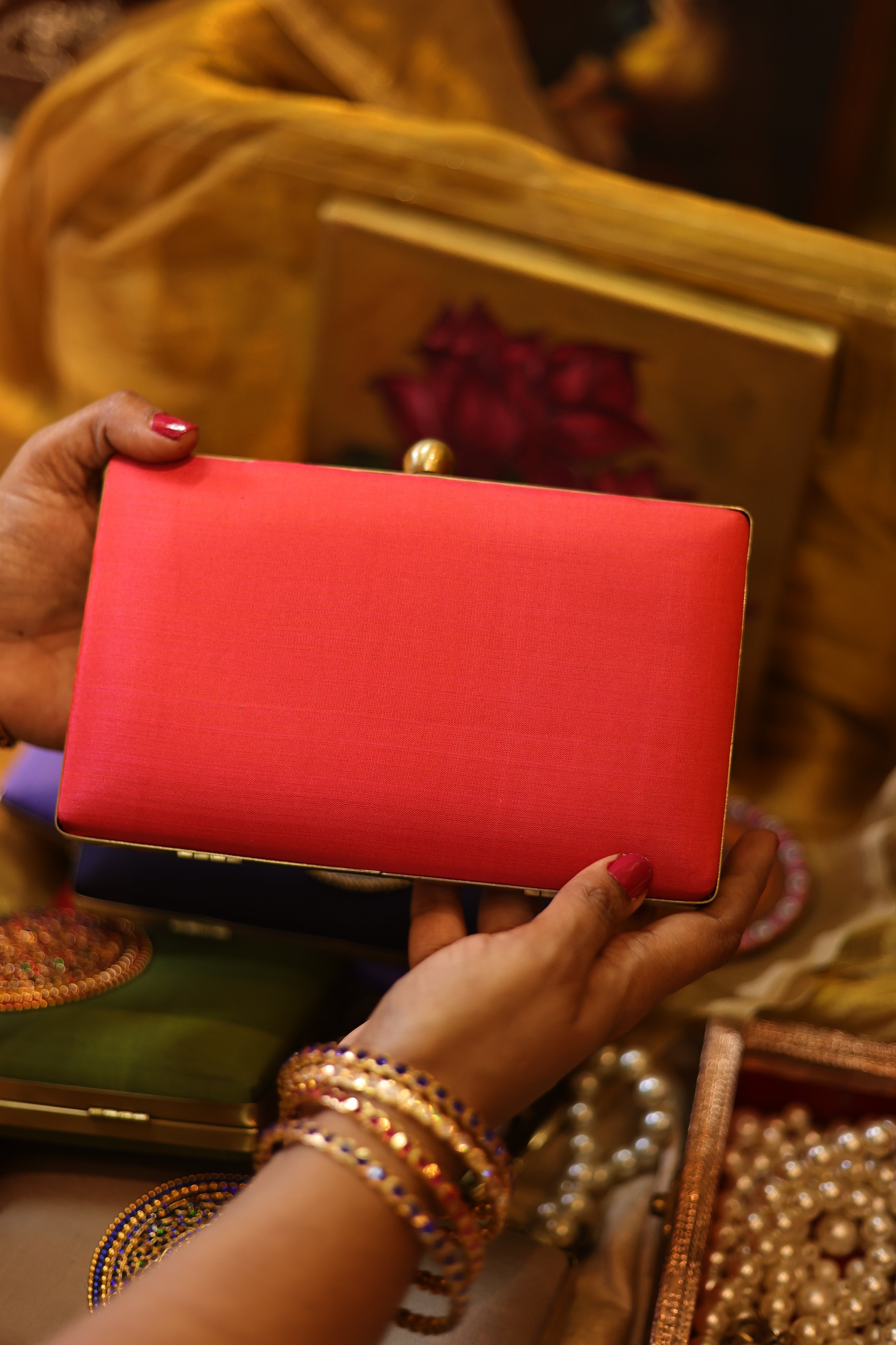Warm coral pink Rakudi