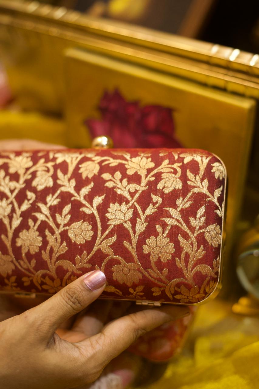 Maroon creeper  clutch
