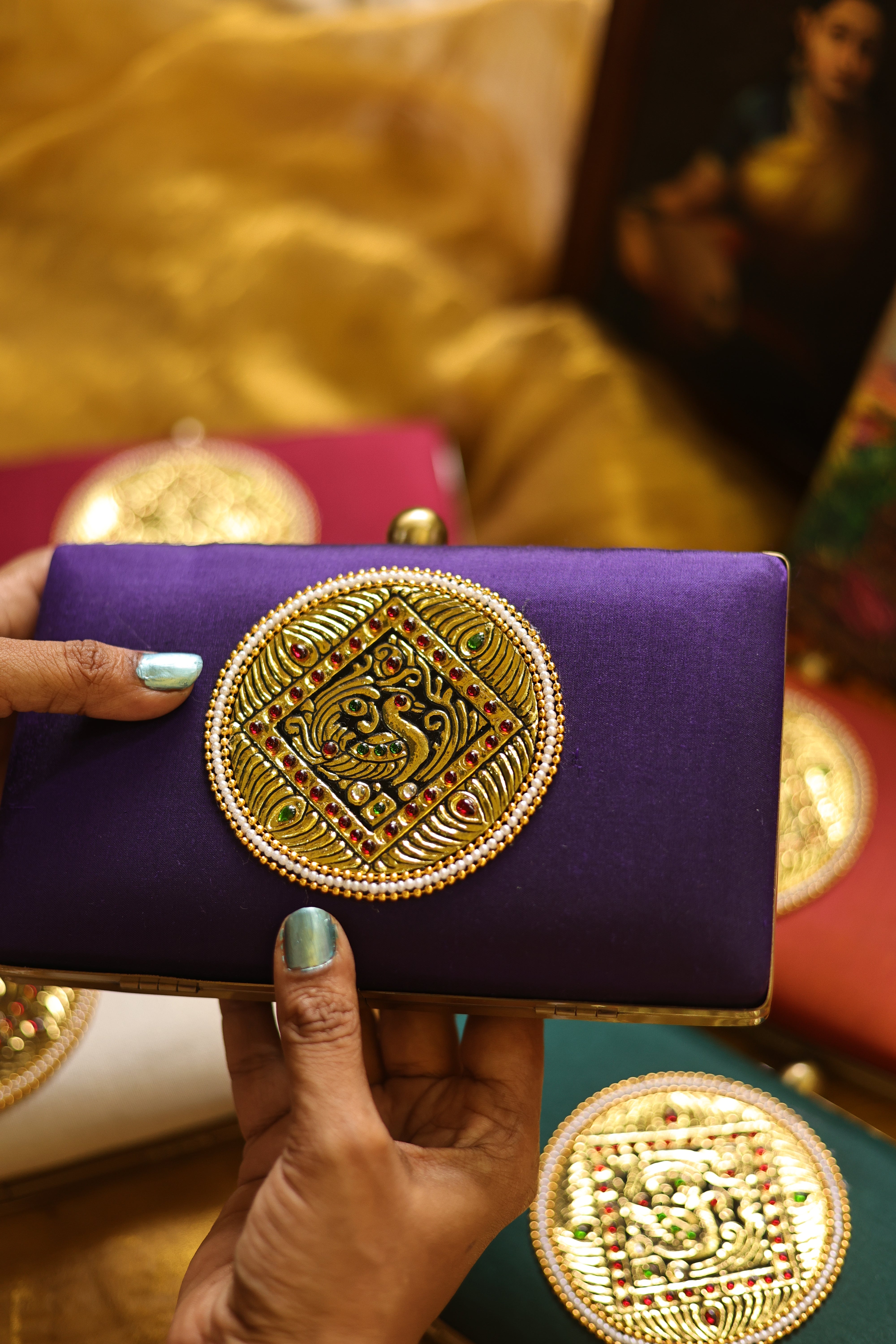 Annan chakram violet
