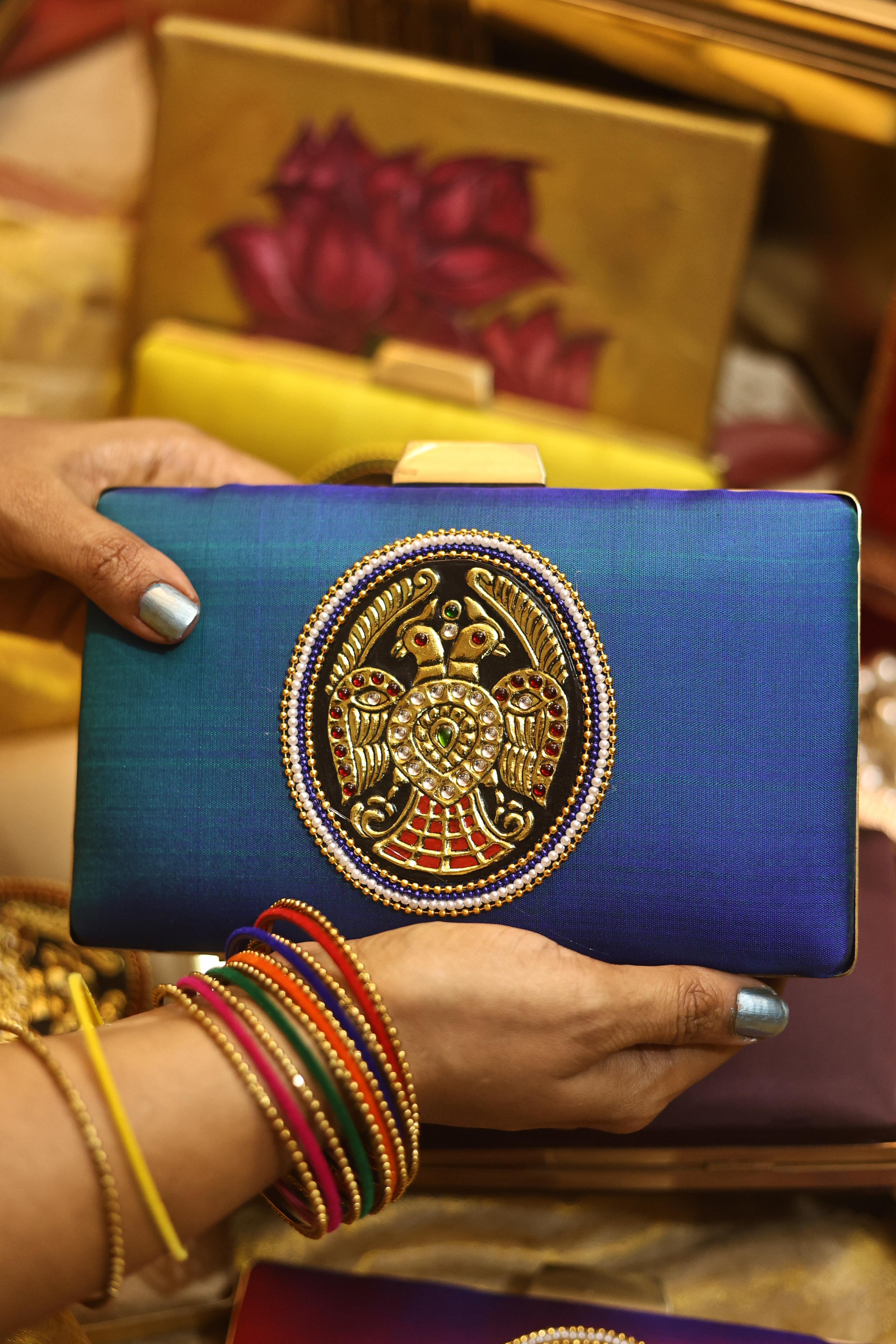 Mayil kazhuthu Gandaberunda