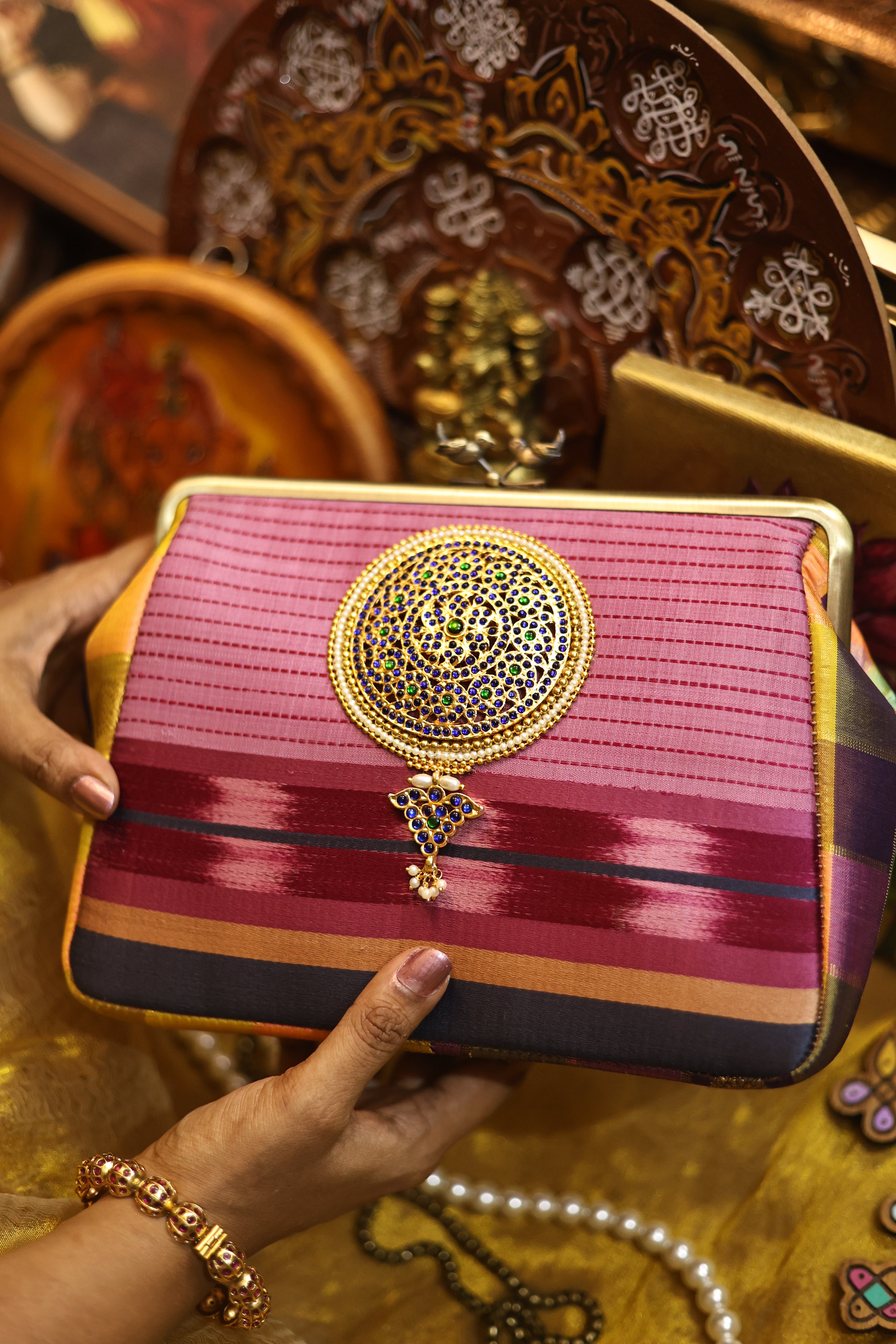 Onion pink kutni with paalum pazhamum