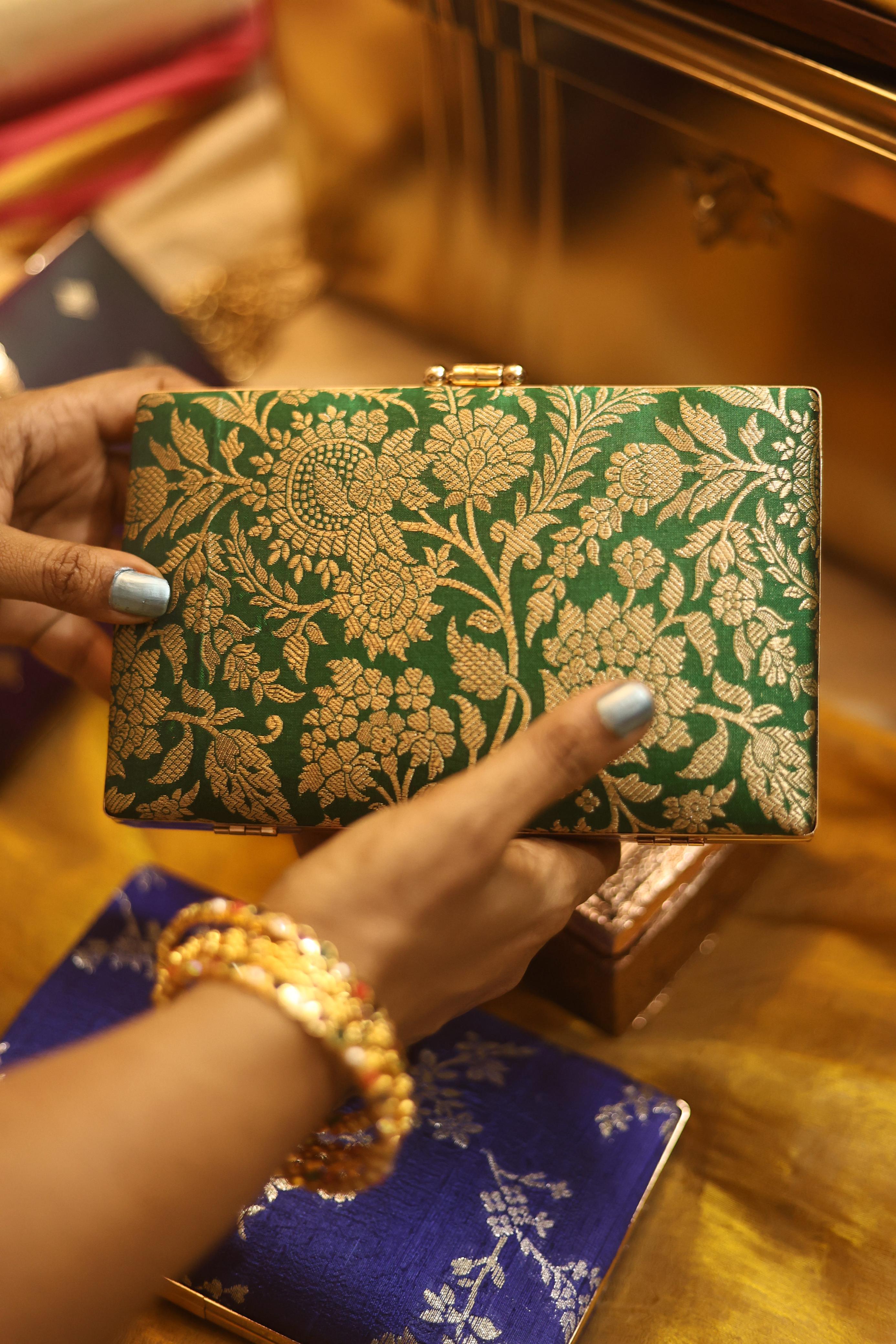 Bottle Green feather🪶