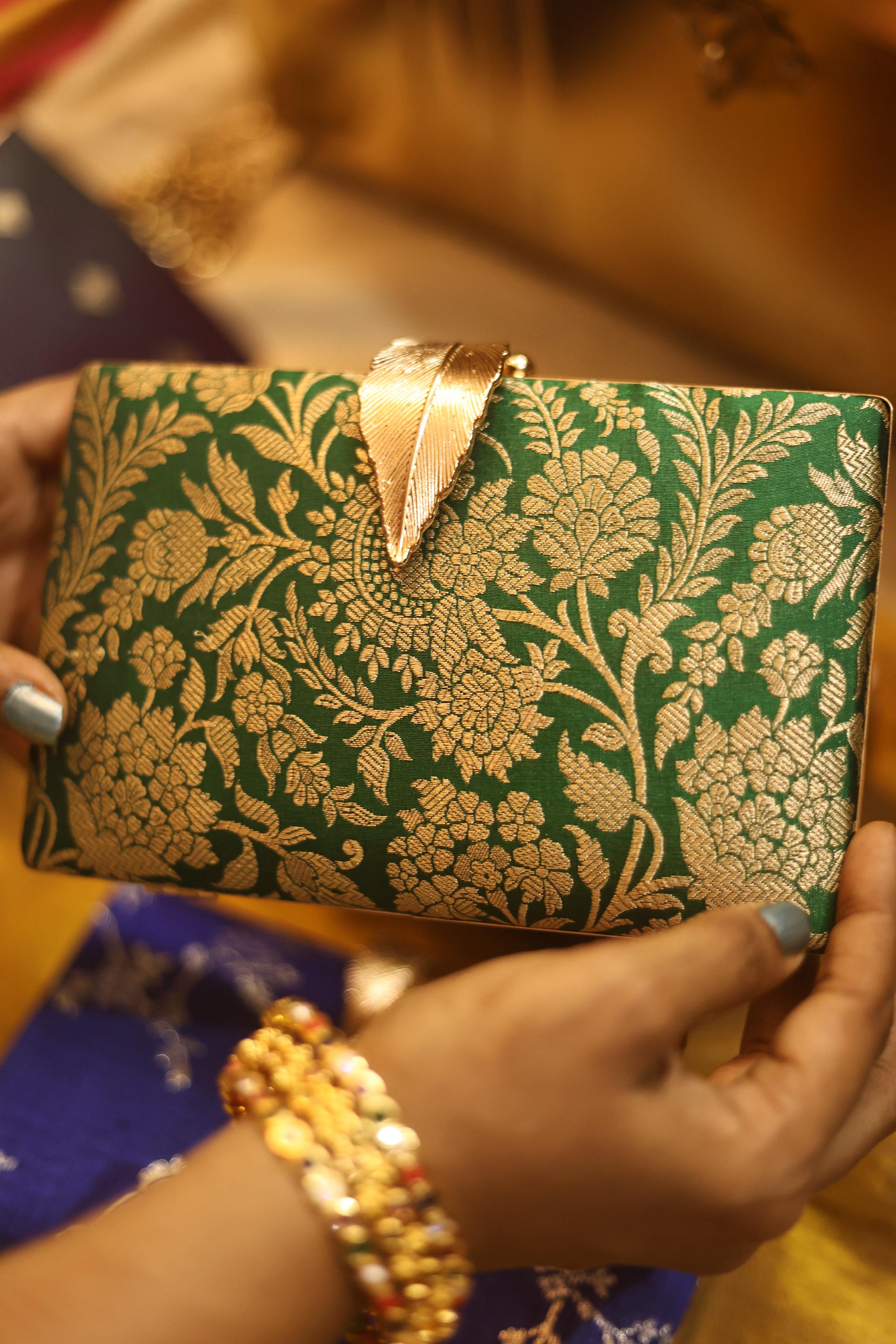 Bottle Green feather🪶