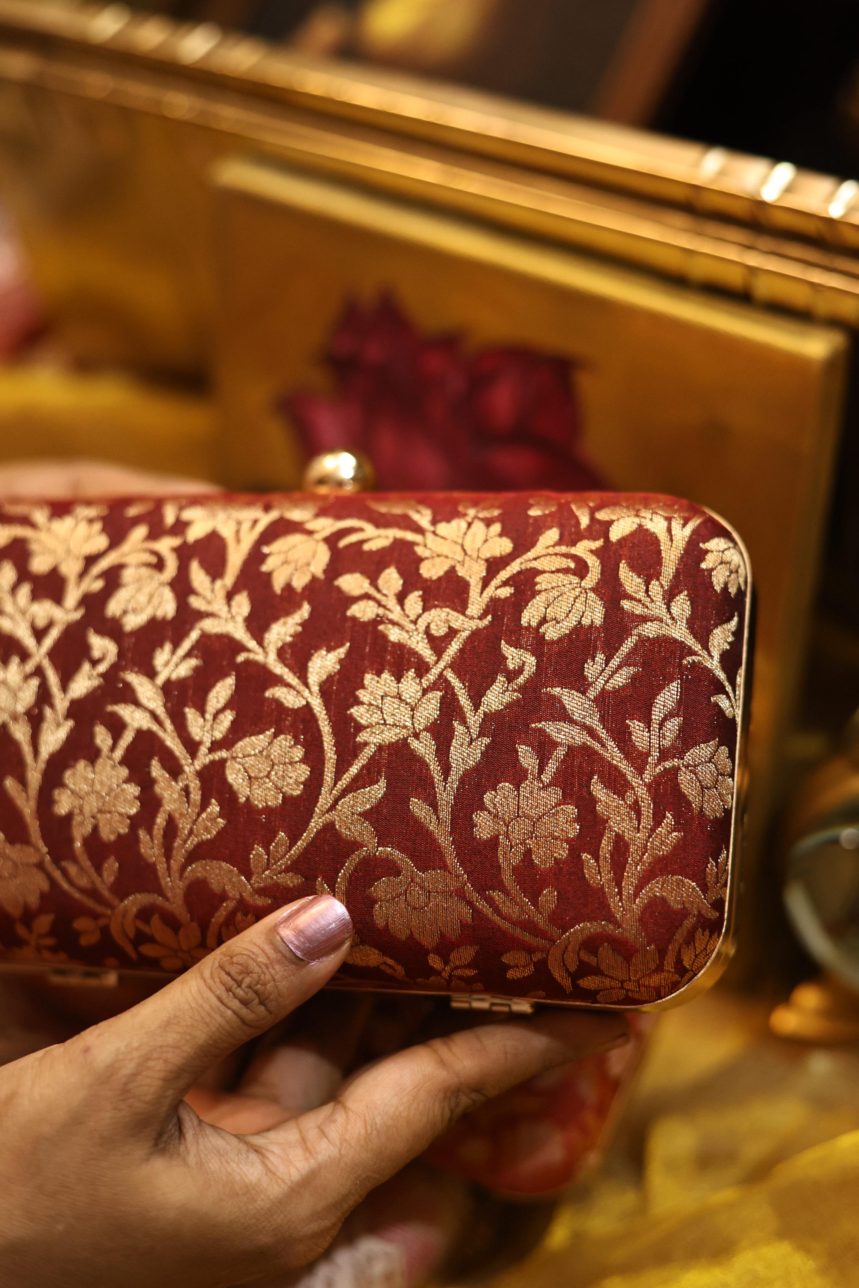 Maroon creeper  clutch