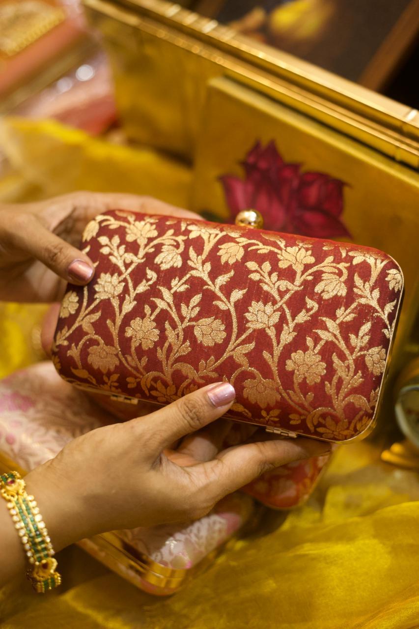 Maroon creeper  clutch