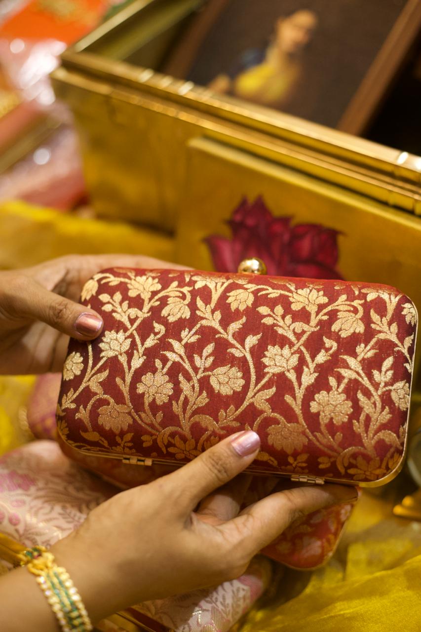 Maroon creeper  clutch