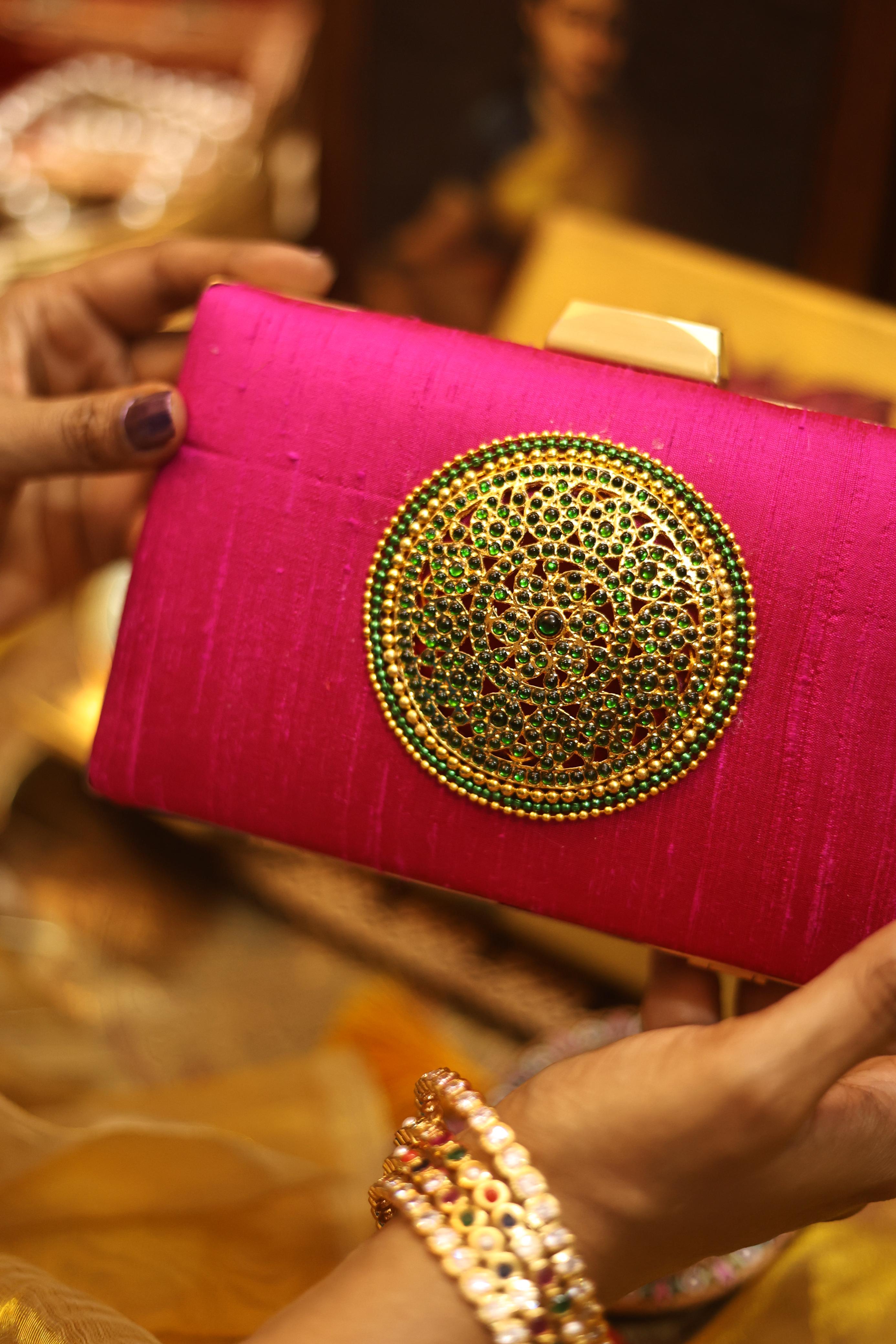 Hot pink rakudi