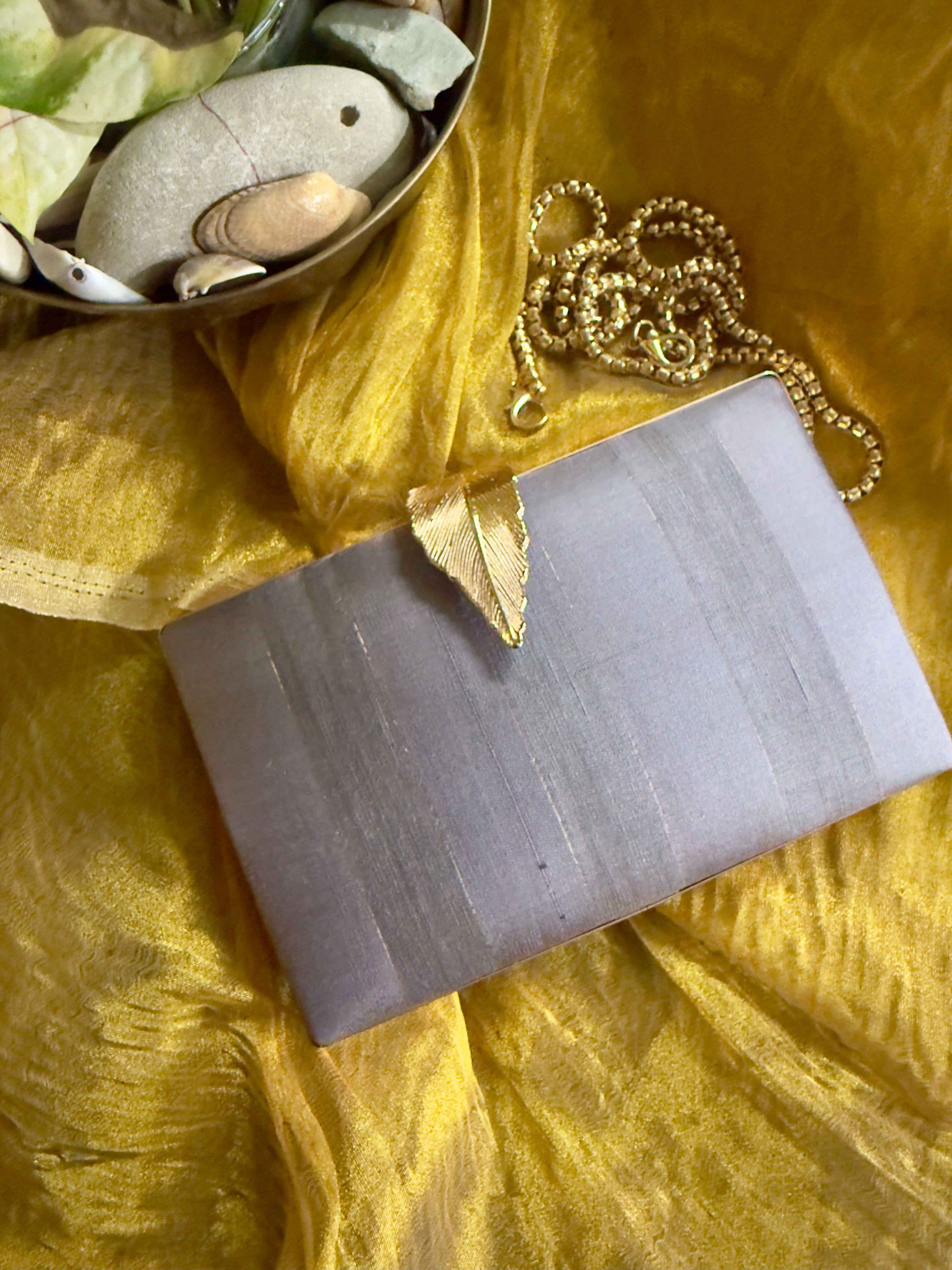 Dusty lilac  feather