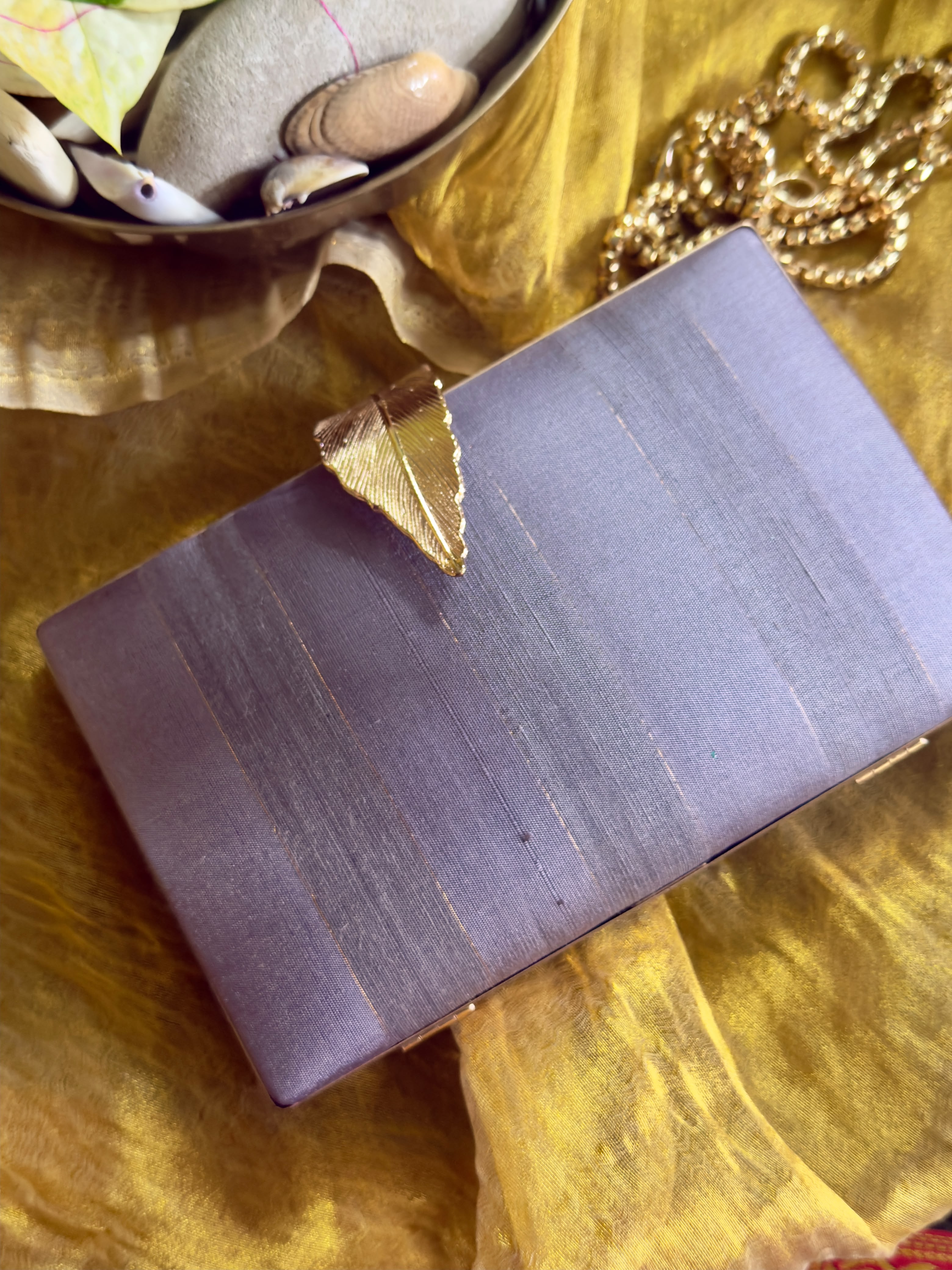 Dusty lilac  feather