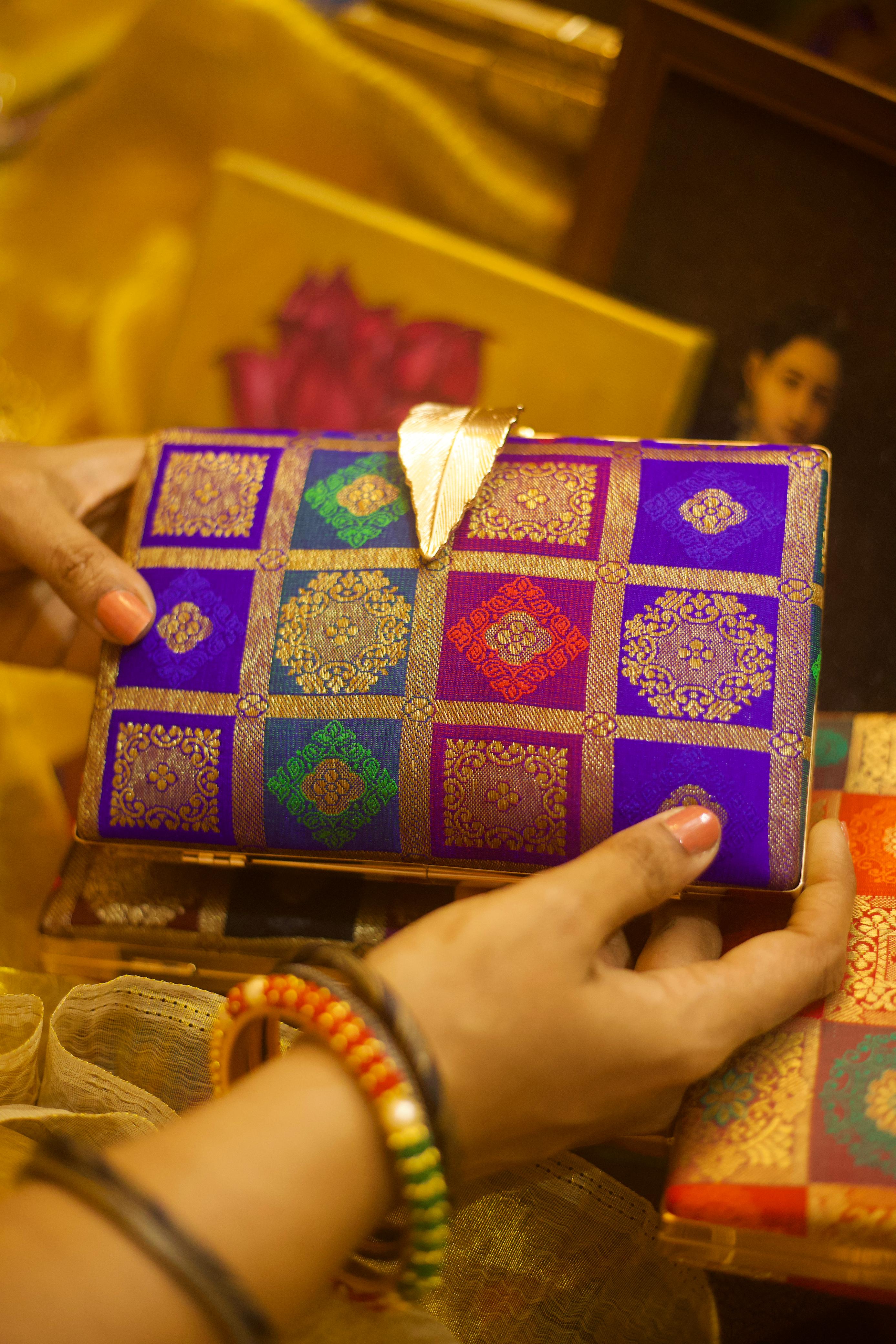 Muthuvenil paruvam