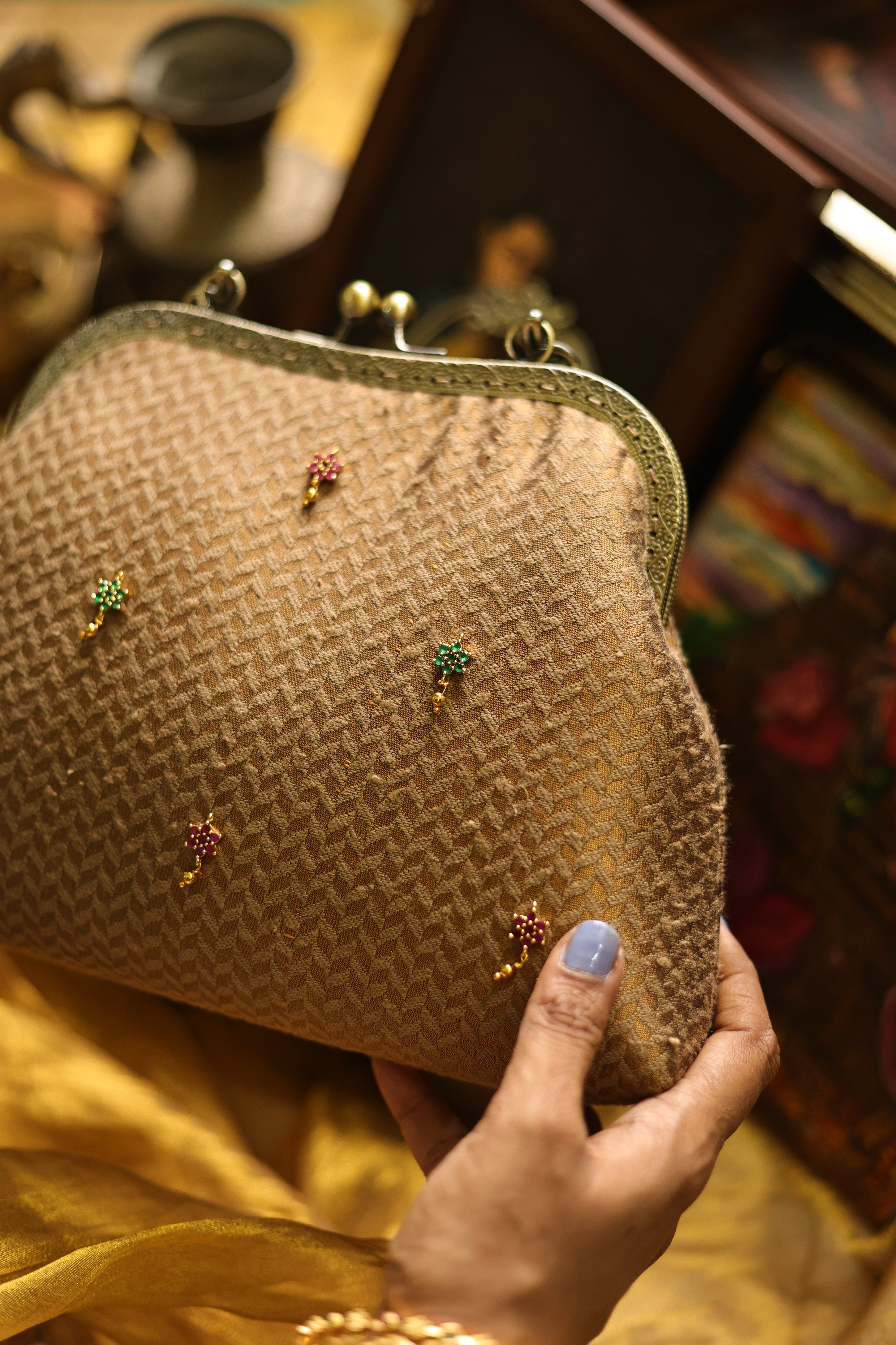 Golden jute Blings✨