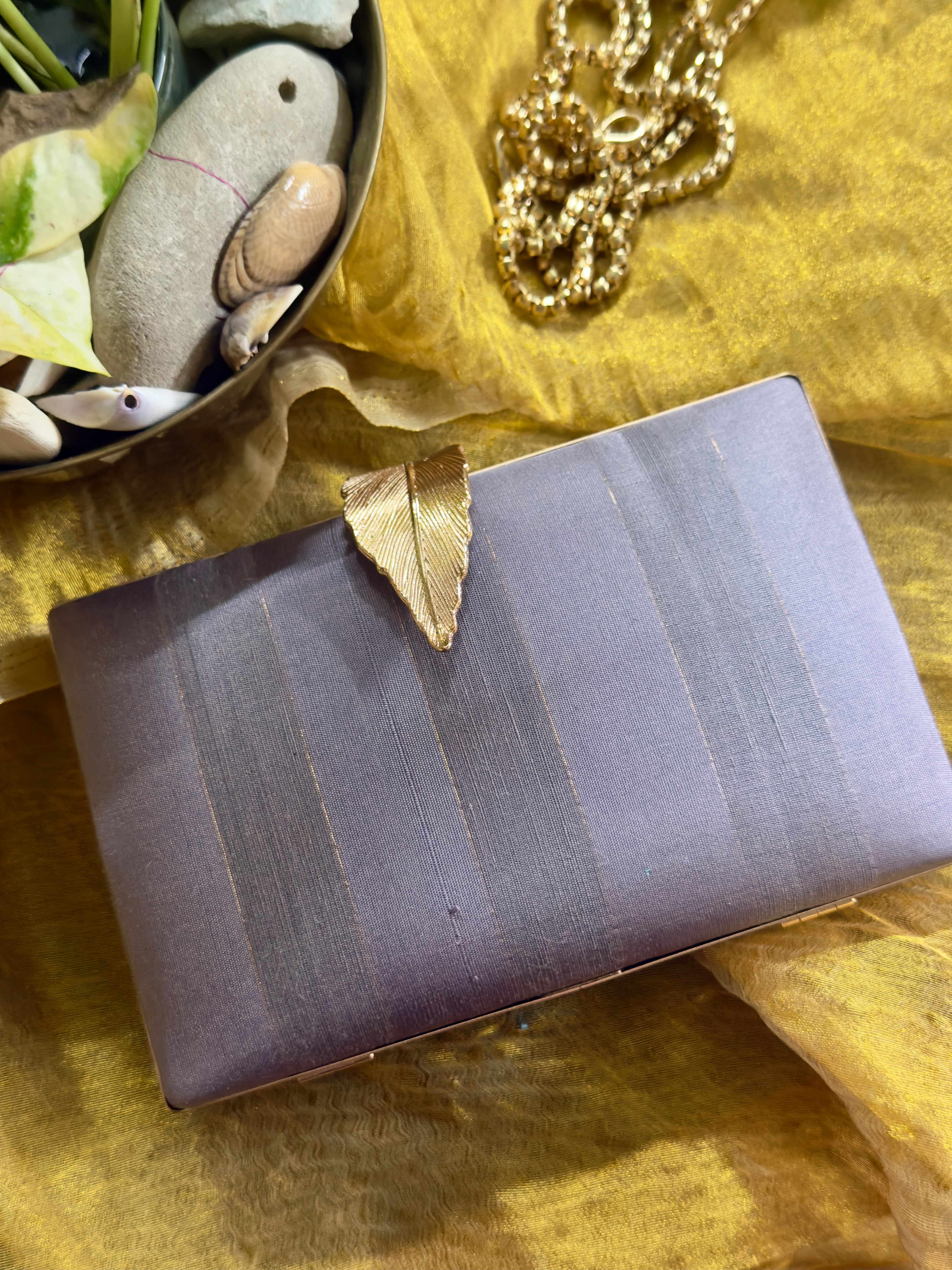 Dusty lilac  feather