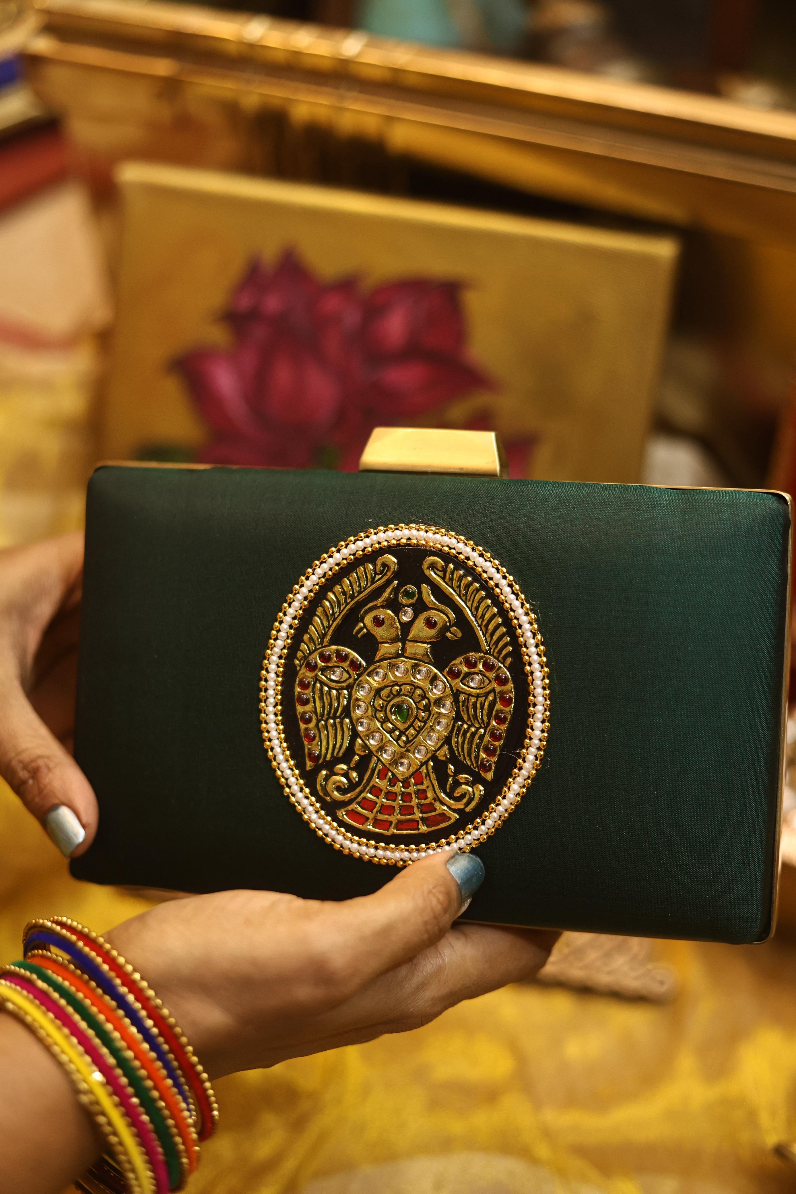 Bottle green gandaberunda