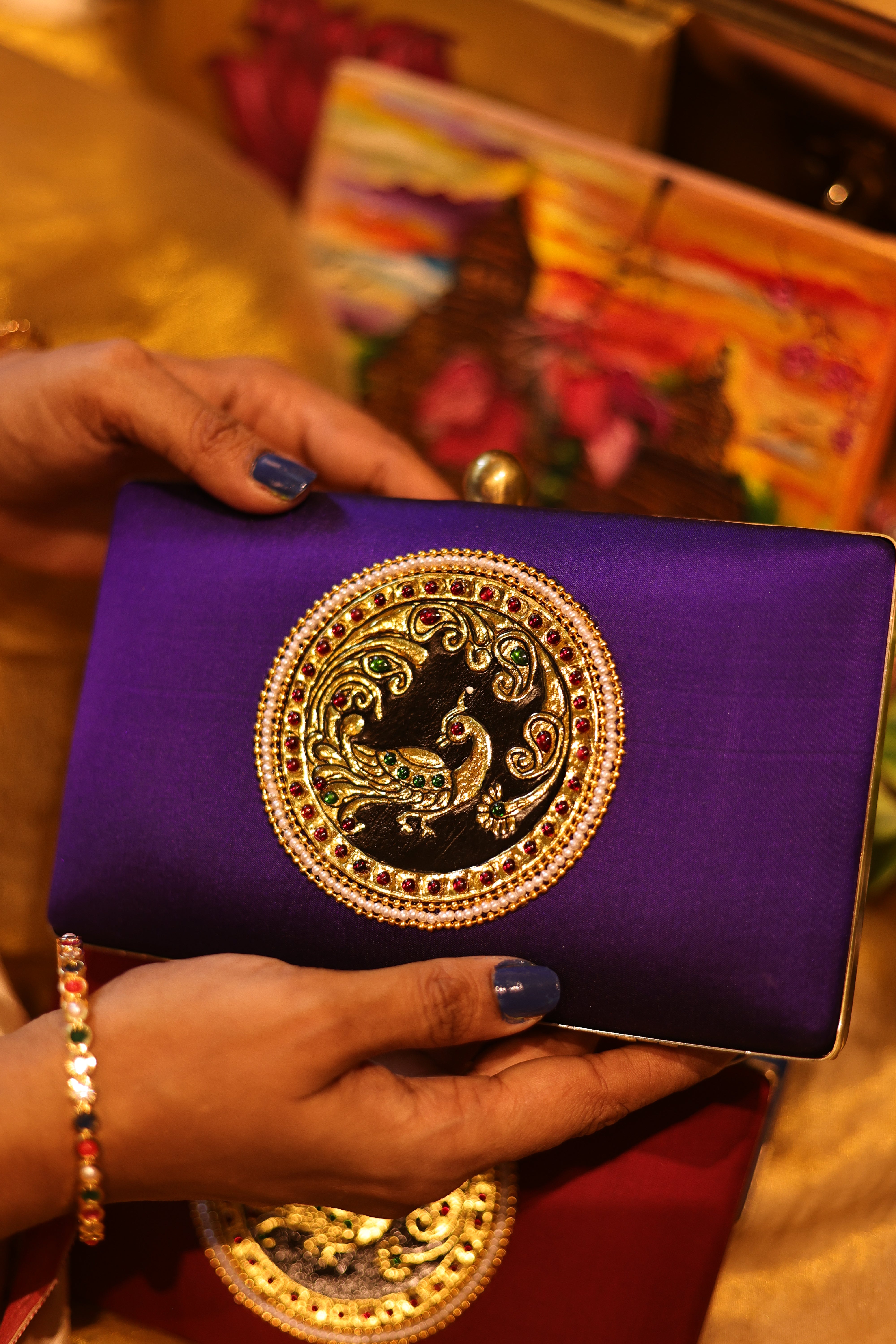 Violet single mayil