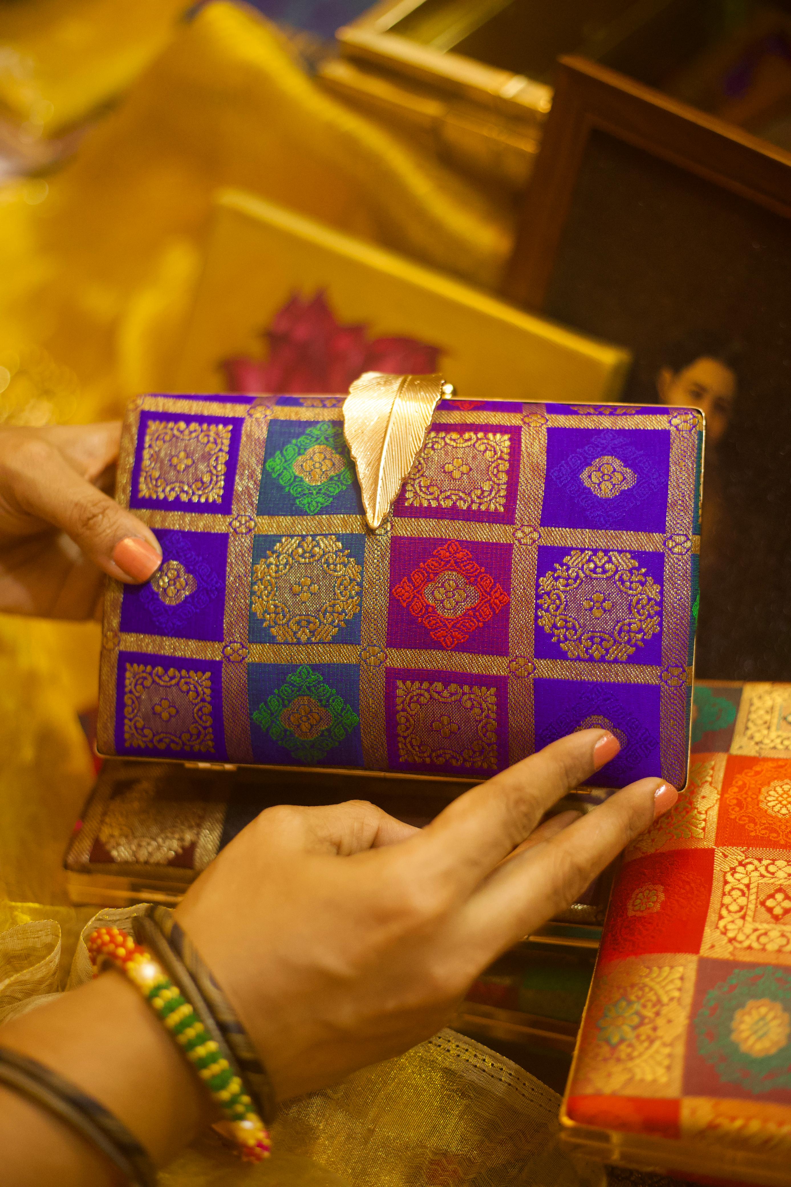 Muthuvenil paruvam