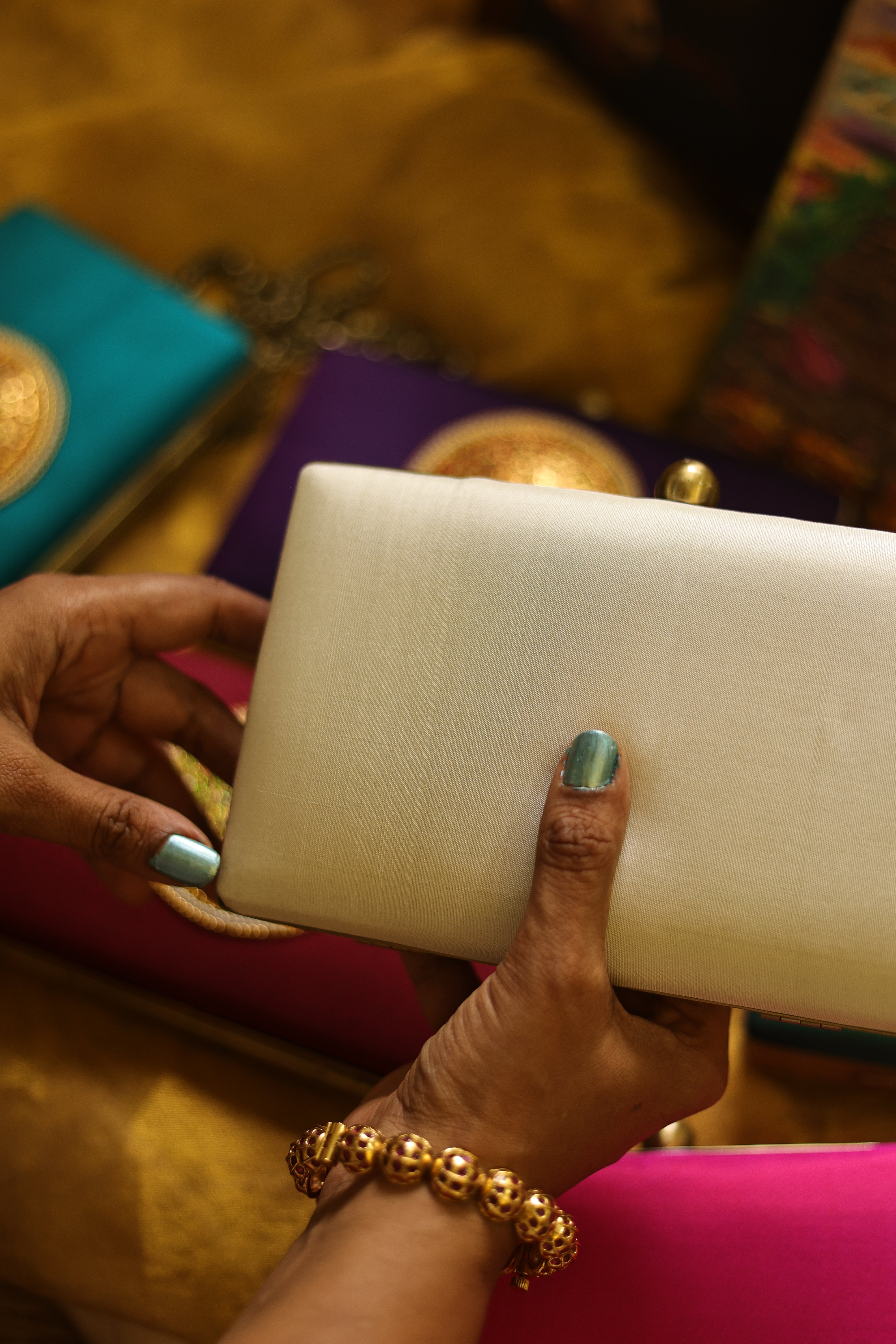 White rakudi