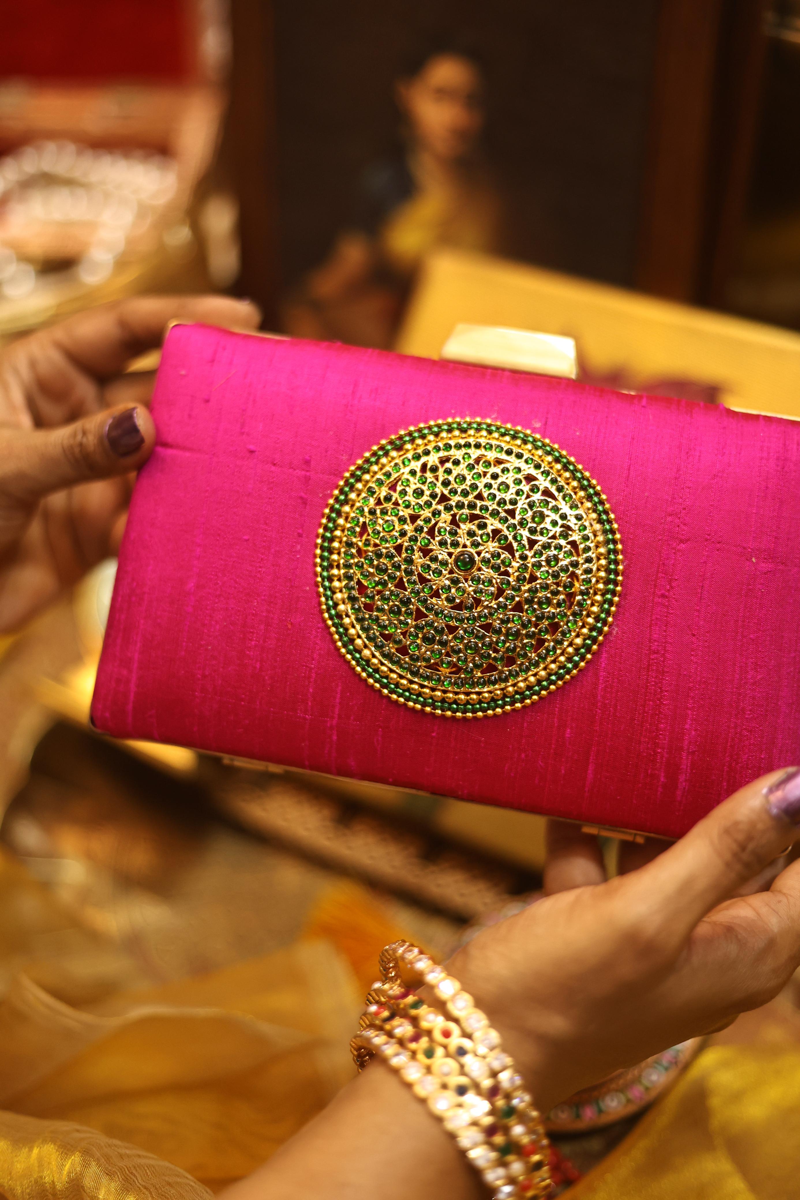Hot pink rakudi