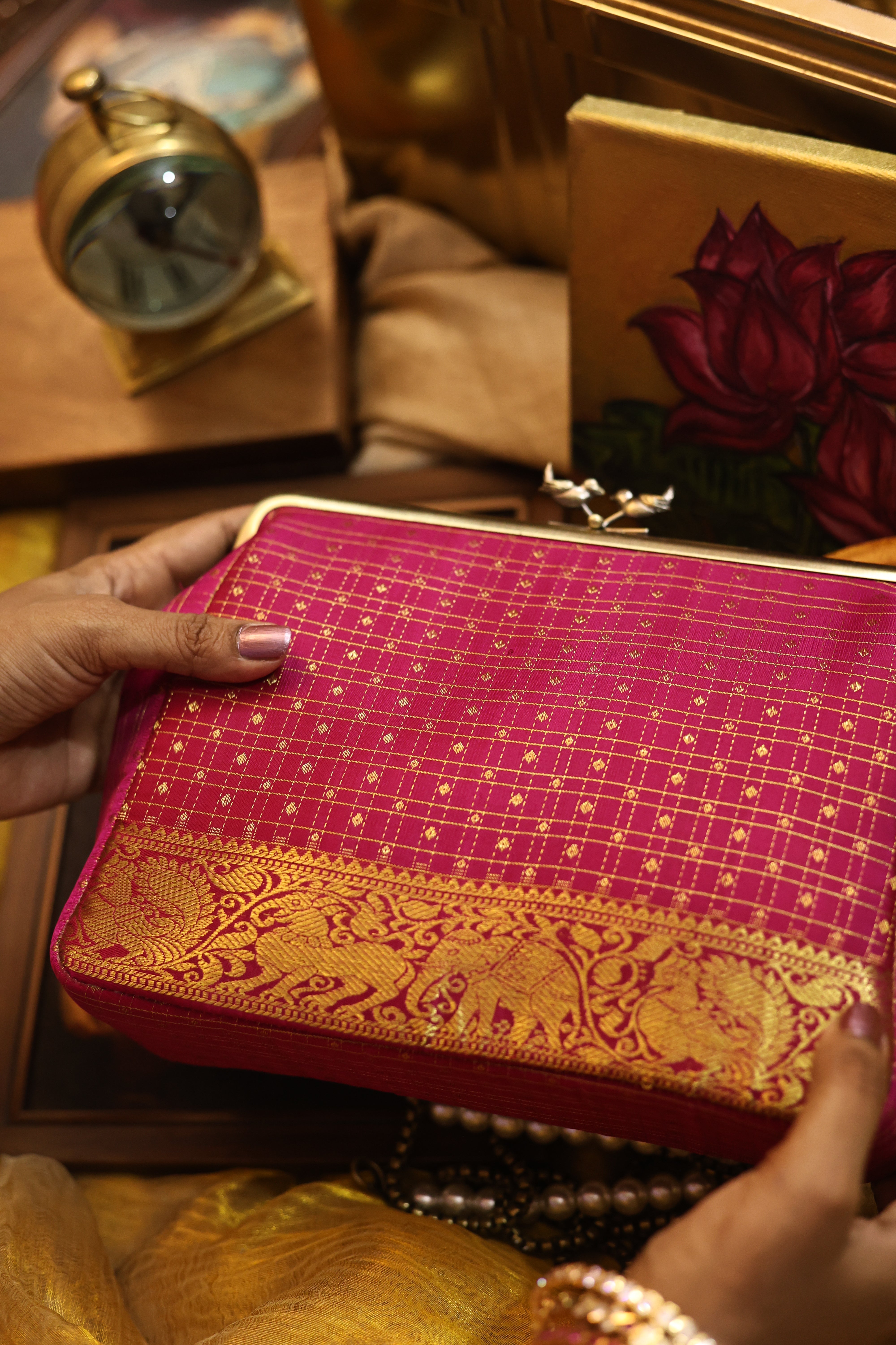 1000 butta pattu Roja